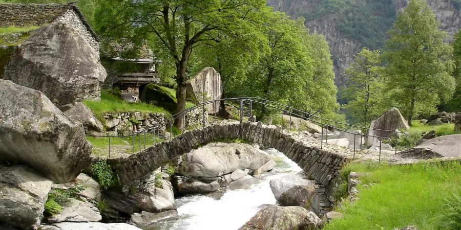Brücke Puntìd Bavonatal Schoggitaler