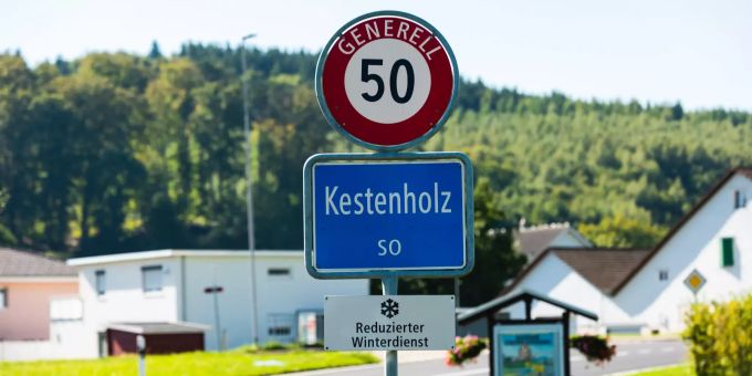 Ortsschild an der Gäustrasse. - Kestenholz Ortsschild an der Gäustrasse. - Kestenholz