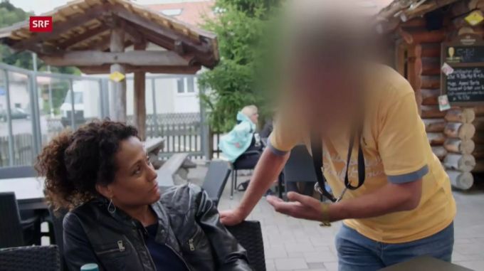 Die Moderatorin wird von einem Betrunkenen dumm angemacht. beldner