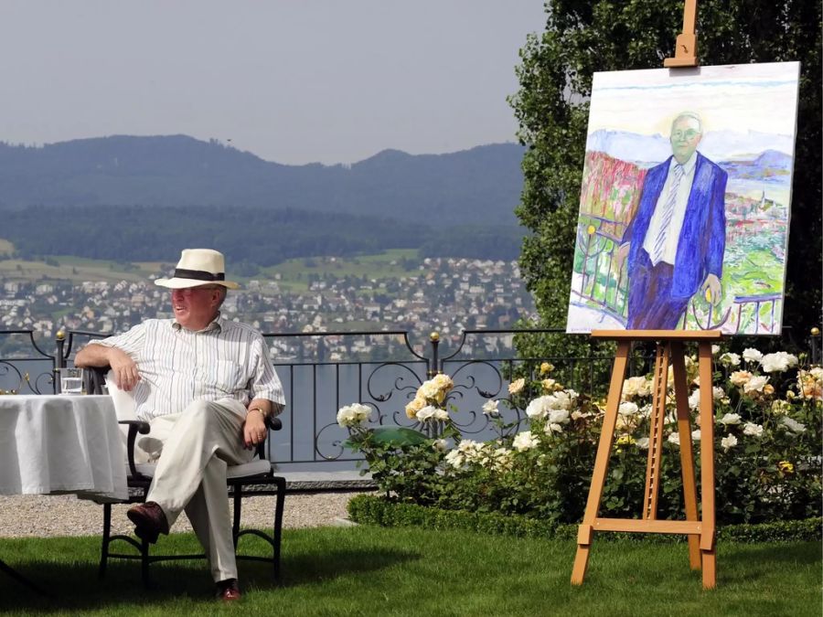 Alt Bundesrat Christoph Blocher präsentiert an seinem Wohnsitz hoch über Herrliberg ZH am 25. Juni 2008 sein Porträt für die Ahnengalerie des Kantons Zürich.