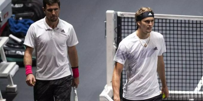 Mischa und Alexander Zverev haben ein enges Verhältnis und spielten auch schon gemeinsam Doppel. (Archivbild) Mischa Zverev