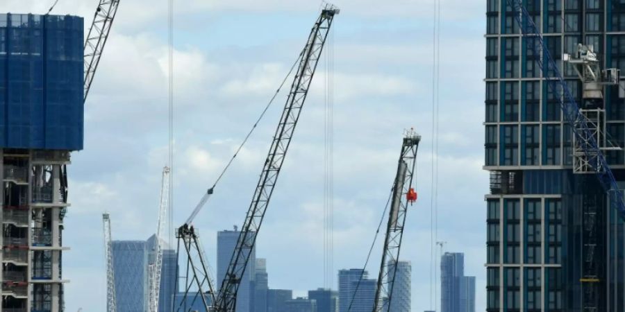 Skyline des Londoner Viertels Canary Wharf