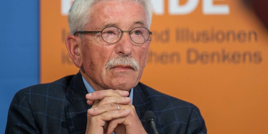 Thilo Sarrazin stellt in Berlin sein neues Buch vor.