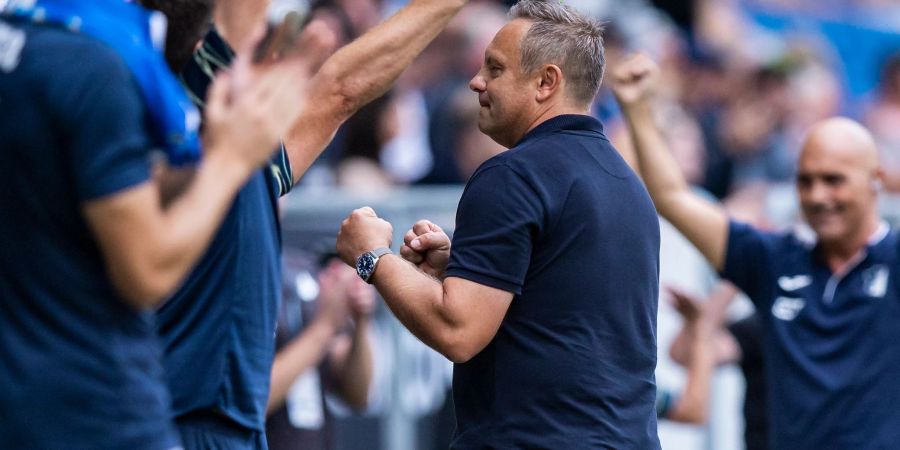 Hat nach Sportchef Rosen mit seiner Power eine gute Energie, Frische und Power nach Hoffenheim gebracht: André Breitenreiter feiert ein Tor.