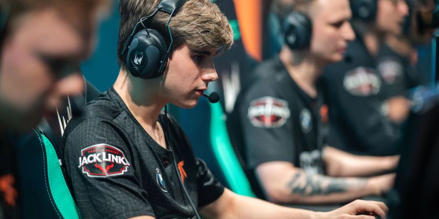 Fnatic um Jungler Razork machte in den Playoffs der LoL-Liga LEC einen 0:2-Rückstand wett.