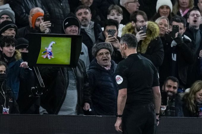 VAR