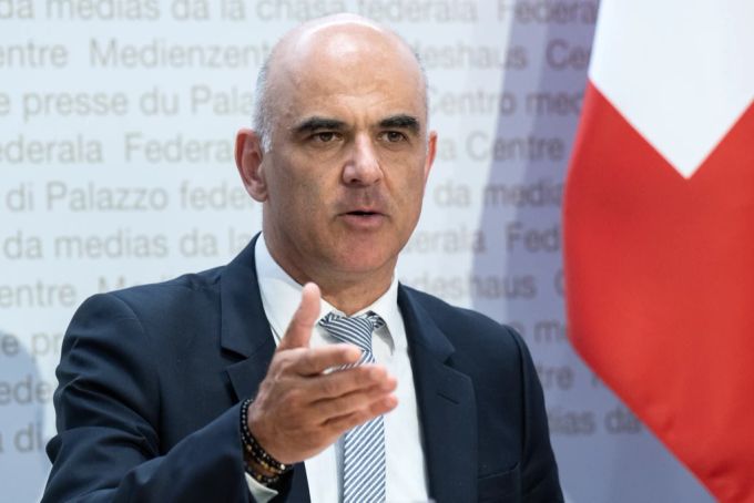 Gemäss Gesundheitsminister Alain Berset habe das BAG schon sehr früh versucht, die Impfung zu beschaffen. Affenpocken Alain Berset