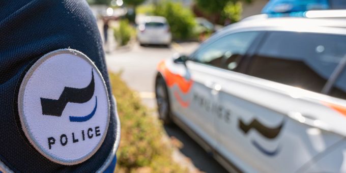 Ein Einsatzfahrzeug der Kantonspolizei Freiburg in Tafers. Ein Einsatzfahrzeug der Kantonspolizei Freiburg in Tafers.