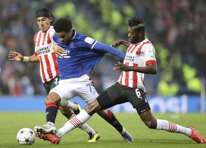 Die beiden Schwergewichte PSV Eindhoven und Glasgow Rangers treffen aufeinander – nur einer schafft es in die Champions League. Champions League