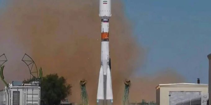 Laut Roskosmos - Russland bringt zwei Satelliten aus dem Iran ins All