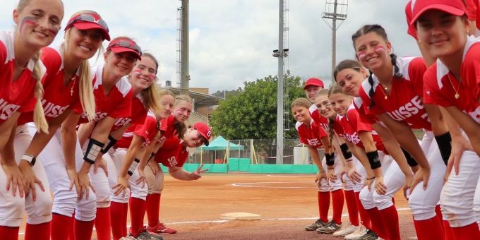 Das Team der Schweiz vor einem Spiel. Softball Frauen Team