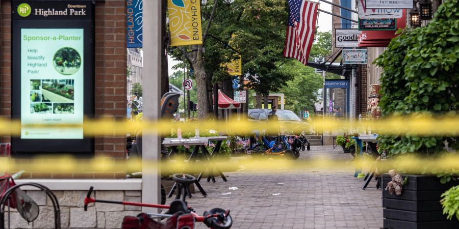 Ein Schütze eröffnete bei einer Parade anlässlich des Nationalfeiertags in den USA das Feuer.