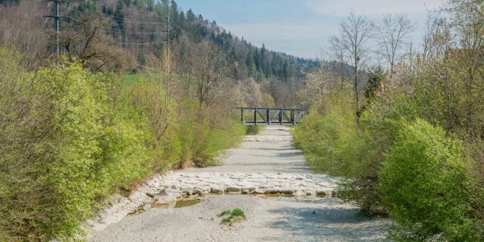 Landschaft an der Töss bei Wila, eine Gemeinde im Tösstal des Bezirks Pfäffikon. Landschaft an der Töss bei Wila, eine Gemeinde im Tösstal des Bezirks Pfäffikon.