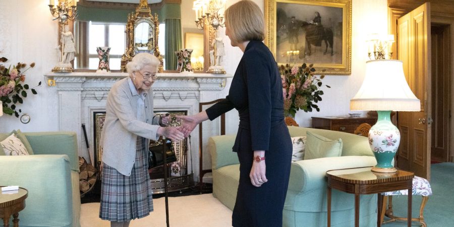 Liz Truss queen elizabeth