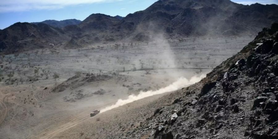 Rennwagen bei der Rallye Dakar