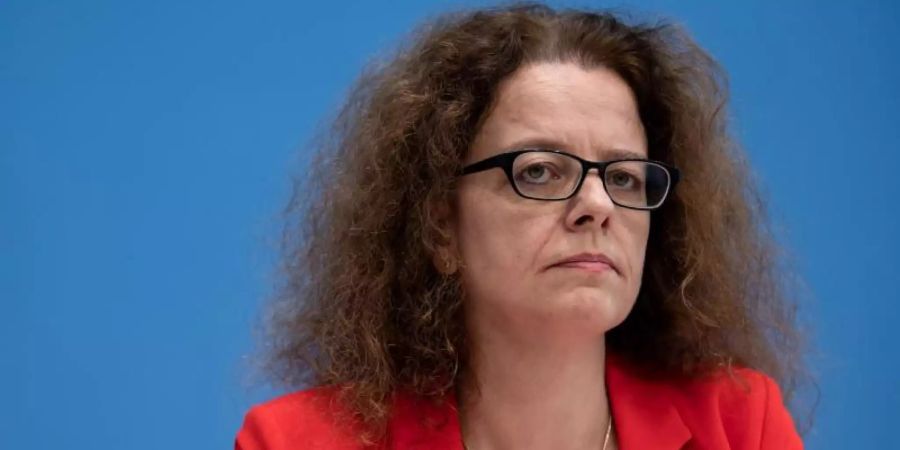 Der kräftige Anstieg der Teuerungsraten dürfte nach Einschätzung von EZB-Direktorin Isabel Schnabel bald beendet sein. Foto: Bernd von Jutrczenka/dpa