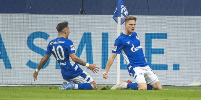Schalkes Marius Bülter jubelt über seinen Treffer zum 2:1. schalke 04