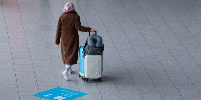 Immer mehr Länder streichen ihre Flüge nach Südafrika. Schuld daran ist eine neue Virusvariante des Coronavirus. südafrika coronavirus