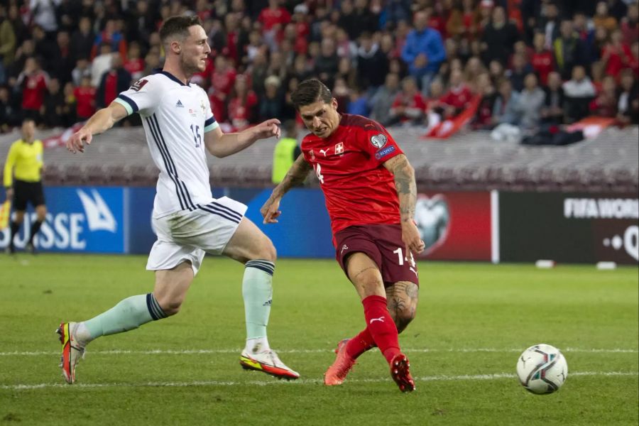 Steven Zuber trifft zum 1:0 für die Schweizer Nati.