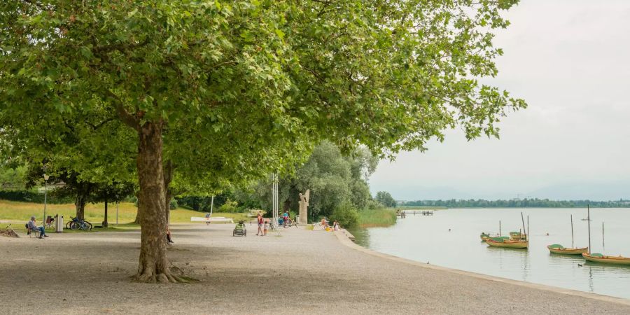 Das Pfäffiker Seequai in der Gemeinde Pfäffikon (ZH).