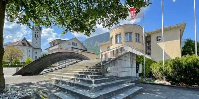 Der Dorfkern und das Gemeindehaus von Alpnach im Kanton Obwalden. Der Dorfkern und das Gemeindehaus von Alpnach im Kanton Obwalden.
