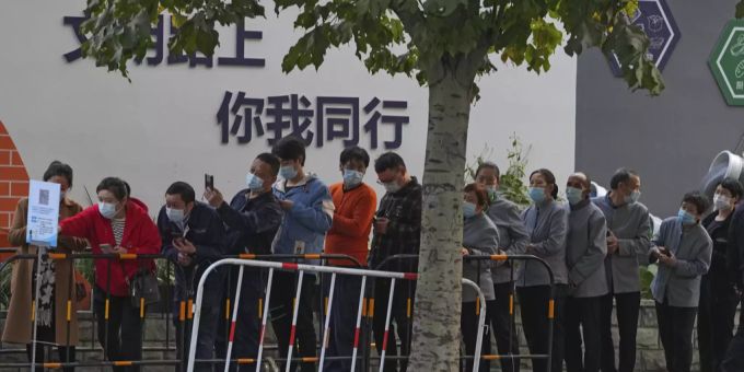 Bürgerinnen und Bürger der Stadt Lanzhou müssen sich bereits zum fünften Mal auf das Coronavirus testen lassen gehen. China Coronavirus