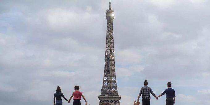 Der Eiffelturm in Paris (Bild von Mitte Oktober). Der Eiffelturm in Paris (Bild von Mitte Oktober).