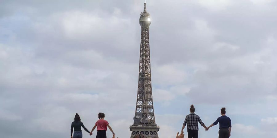 Der Eiffelturm in Paris (Bild von Mitte Oktober).