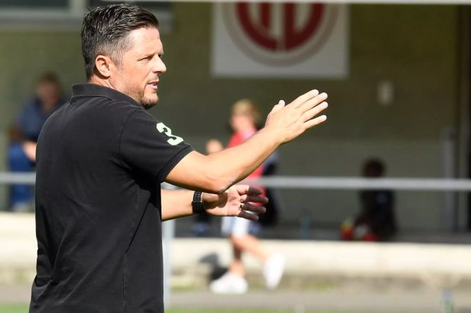 Daniel Tarone, Trainer des FC Dietikon. FC Dietikon Daniel Tarone