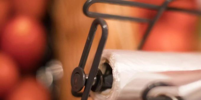 Die dünnen Plastiktüten für Obst und Gemüse bleiben weiterhin erlaubt. Umweltschützer raten jedoch zu wiederverwendbaren Mehrwegnetzen. Foto: Marcel Kusch/dpa Die dünnen Plastiktüten für Obst und Gemüse bleiben weiterhin erlaubt. Umweltschützer raten jedoch zu wiederverwendbaren Mehrwegnetzen. Foto: Marcel Kusch/dpa