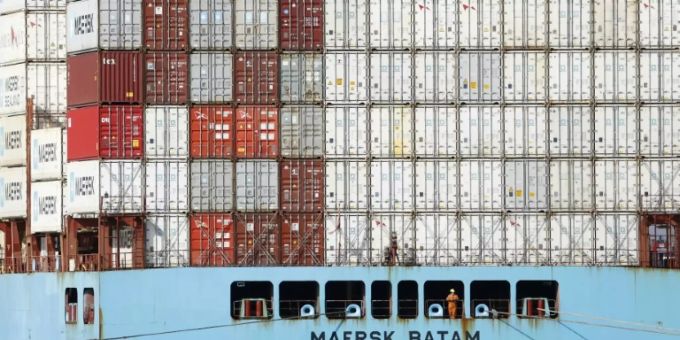 Ein Containerschiff von Maersk Ein Containerschiff von Maersk