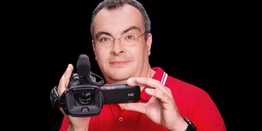 Mehr als 1,2 Millionen Abonnenten hat der Oberschulrektor Lehrer Kai auf seinem Youtube-Kanal. Foto: www.lehrerschmidt.de/dpa