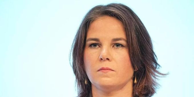 «Ohne Dialog kann man keine Aussenpolitik betreiben»: Annalena Baerbock. Foto: Michael Kappeler/dpa «Ohne Dialog kann man keine Aussenpolitik betreiben»: Annalena Baerbock. Foto: Michael Kappeler/dpa