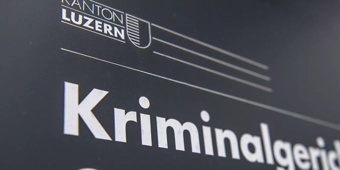 Beim Kriminalgericht Luzern ist ein ehemaliger Pfarrer aus Küssnacht SZ angeklagt wegen Betrugs. (Symbolbild) Beim Kriminalgericht Luzern ist ein ehemaliger Pfarrer aus Küssnacht SZ angeklagt wegen Betrugs. (Symbolbild)