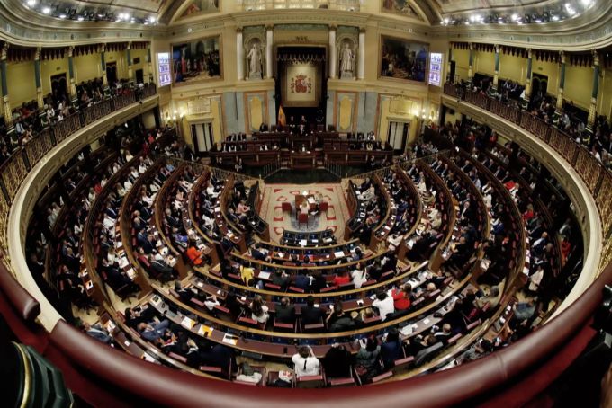 Ein Blick auf das spanische Parlament in der Hauptstadt Madrid. Parlament Spanien