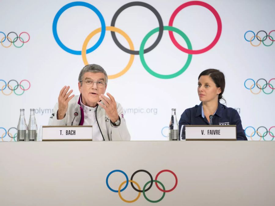 Thomas Bach, Präsident des IOC, an einer Pressekonferenz. Das Internationale Olympische Komitee stellte sich gegen eine WM-Durchführung im Winter.