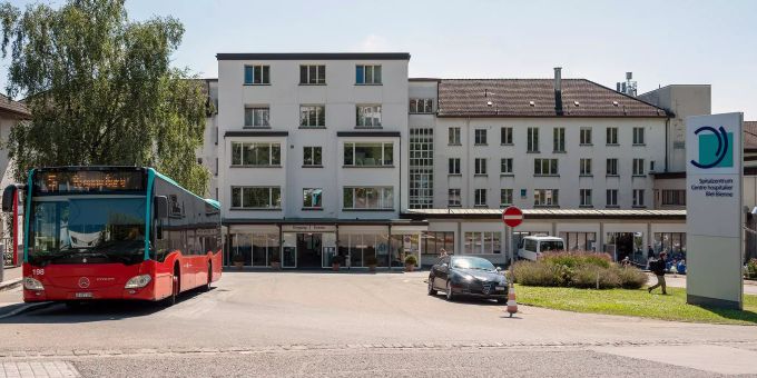 Das Spitalzentrum Centre hospitalier Biel-Bienne am Vogelsang 84 in Biel. Das Spitalzentrum Centre hospitalier Biel-Bienne am Vogelsang 84 in Biel.