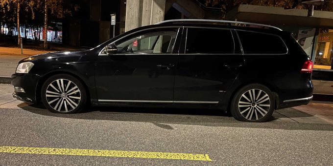 Wittenbach: Fahrunfähig mit Verkehrsinsel kollidiert Wittenbach: Fahrunfähig mit Verkehrsinsel kollidiert