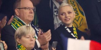Rollentausch? - Charlène von Monaco strahlt, Albert guckt versteinert Rollentausch? - Charlène von Monaco strahlt, Albert guckt versteinert