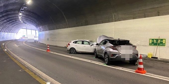 Flüelen: Verkehrsunfall auf der Axenstrasse Flüelen: Verkehrsunfall auf der Axenstrasse