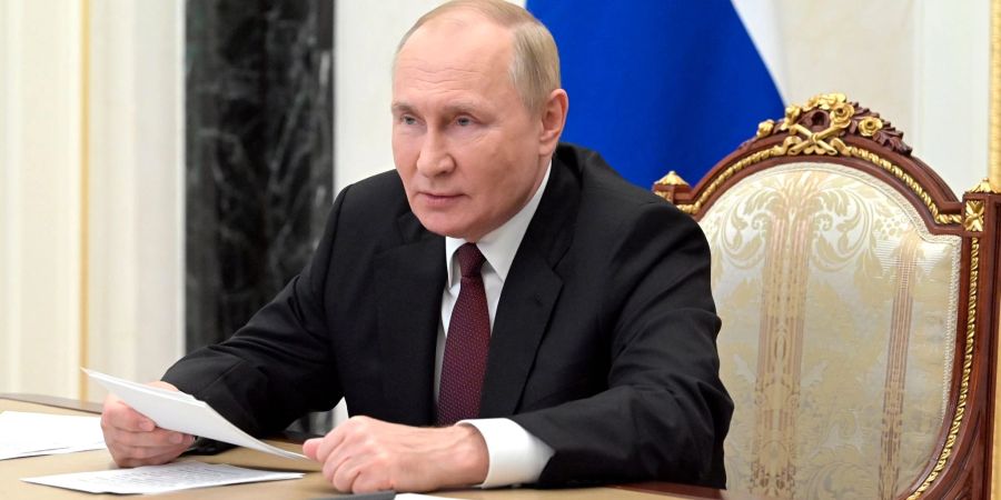 Wladimir Putin bei einer Videokonferenz im Kreml.