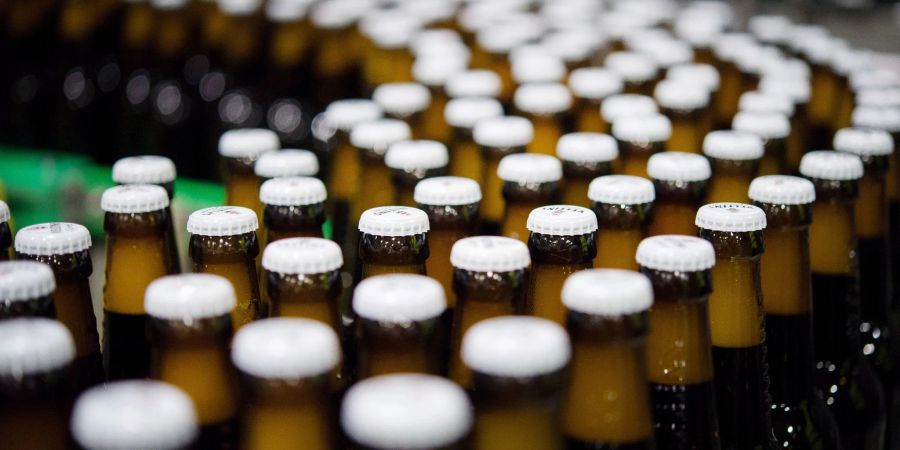 Produktion der Veltins-Brauerei in Meschede-Grevenstein. Das Unternehmen hat Preiserhöhungen angekündigt.