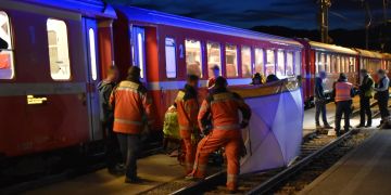 Saas im Prättigau: Mann wird von einfahrendem Zug erfasst