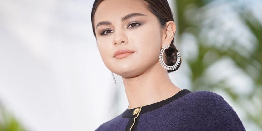 Selena Gomez lässt ihre Fans an ihrem Leidensweg teilhaben.