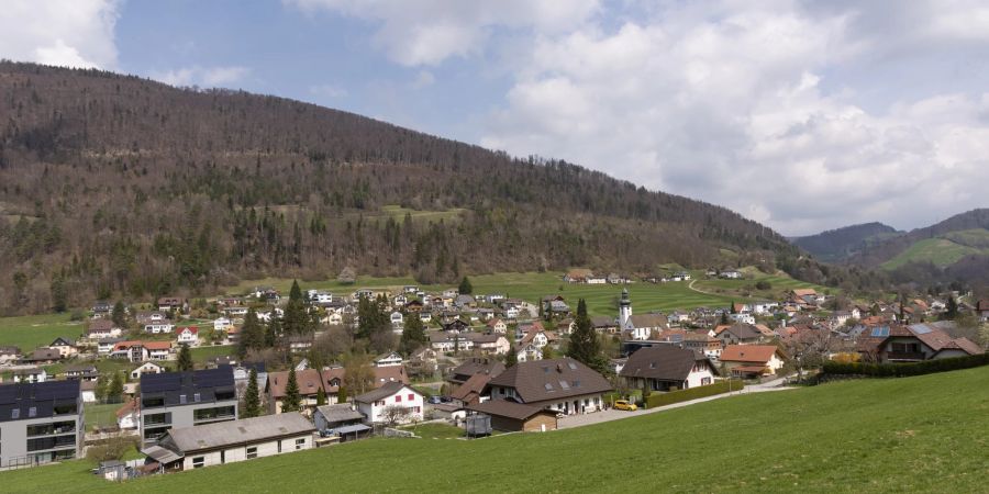 Der Blick vom Schattenbergweg aus in Richtung dem Gemeindegebiet Holderbank (SO).