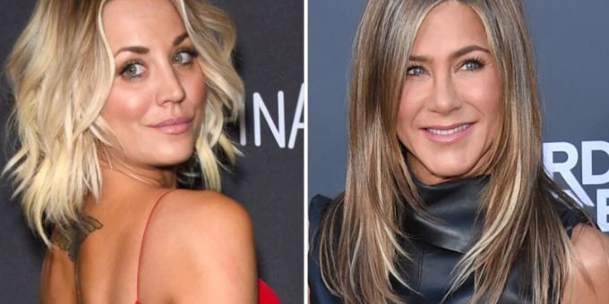 Mit Kaley Cuoco (li.) hat Jennifer Aniston eine prominente Unterstützerin. Kaley Cuoco Jennifer Aniston