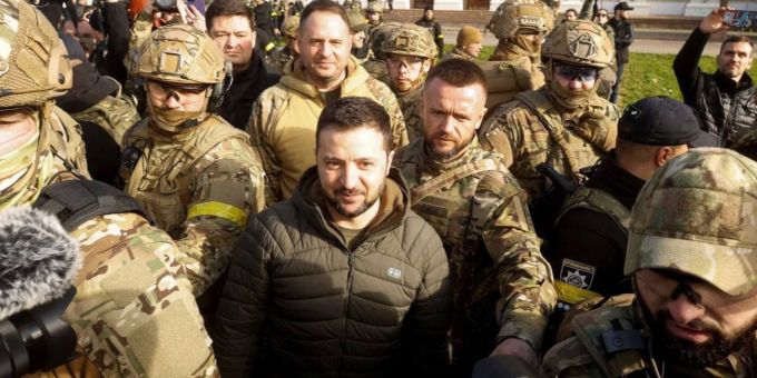 Truppen-Abzug - Ukrainischer Präsident Selenskyj nach Cherson gereist