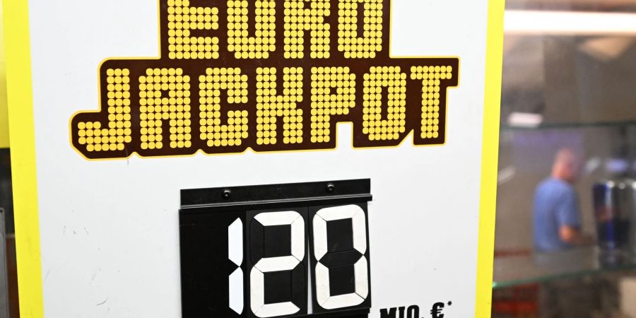 Der Eurojackpot war mit 120 Millionen Euro prall gefüllt.