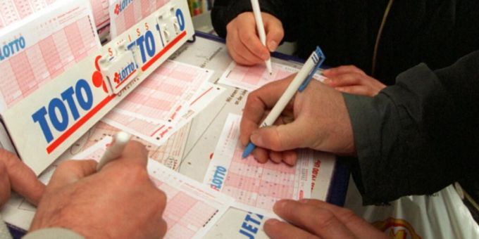 Der Lotto-Jackpot ist auch am Samstag nicht geknackt worden. Nun konzentriert sich das Fiebern auf die nächste Ziehung am Mittwochabend – dann geht es um 53,2 Millionen Franken. (Symbolbild) lotto