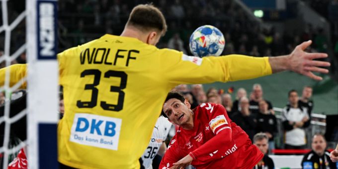 Goalie Andreas Wolff bringt die Schweizer zum Verzweifeln. Düsseldorf